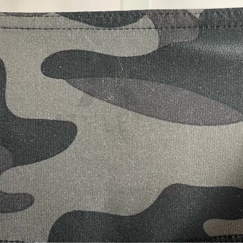 Athletic Collection Size Small Camo High Waist Criss Cross Ankle Leggings Yoga Gray - Image 6