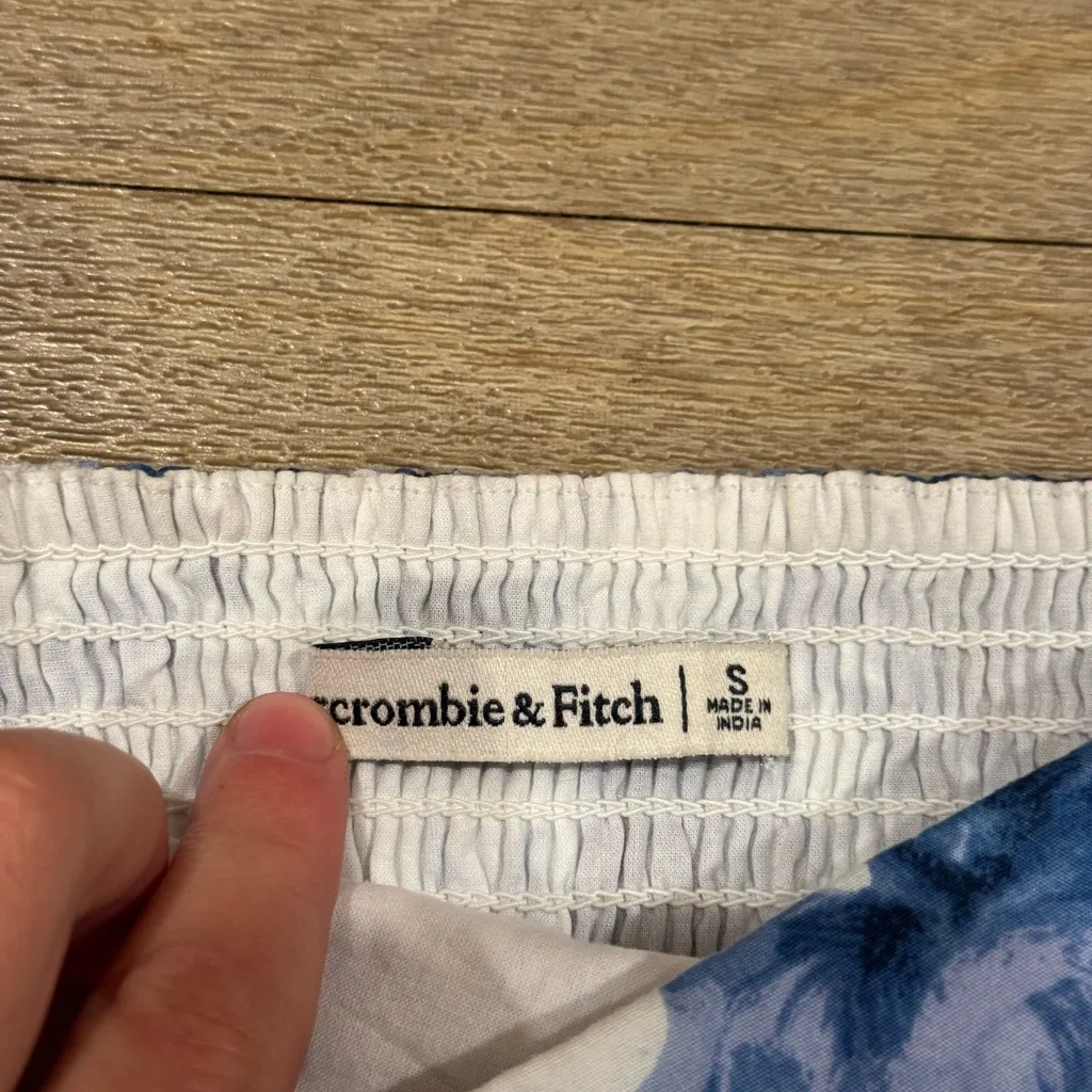 Abercrombie & Fitch Blue Floral Puff Sleeve Crop Top - Size Small - Image 3