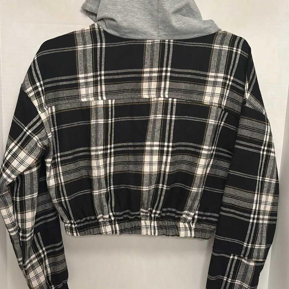 HYFVE HYFVE BRAND..CROPPED FLANNEL LIKE JACKET BLACK WITH YELLOW(GOLD) STRIPE - Image 7