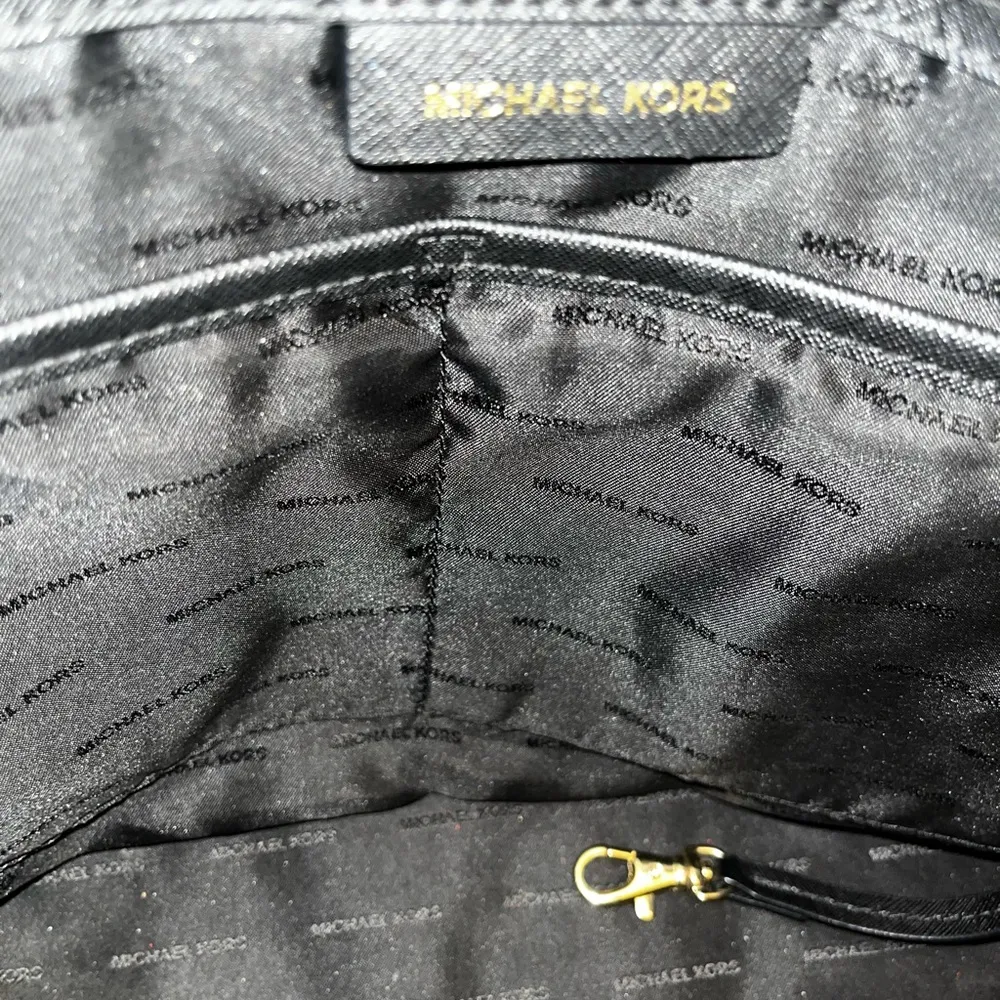 Michael Kors Jet Set Top-Zip Saffiano Leather Tote in Black - Image 6