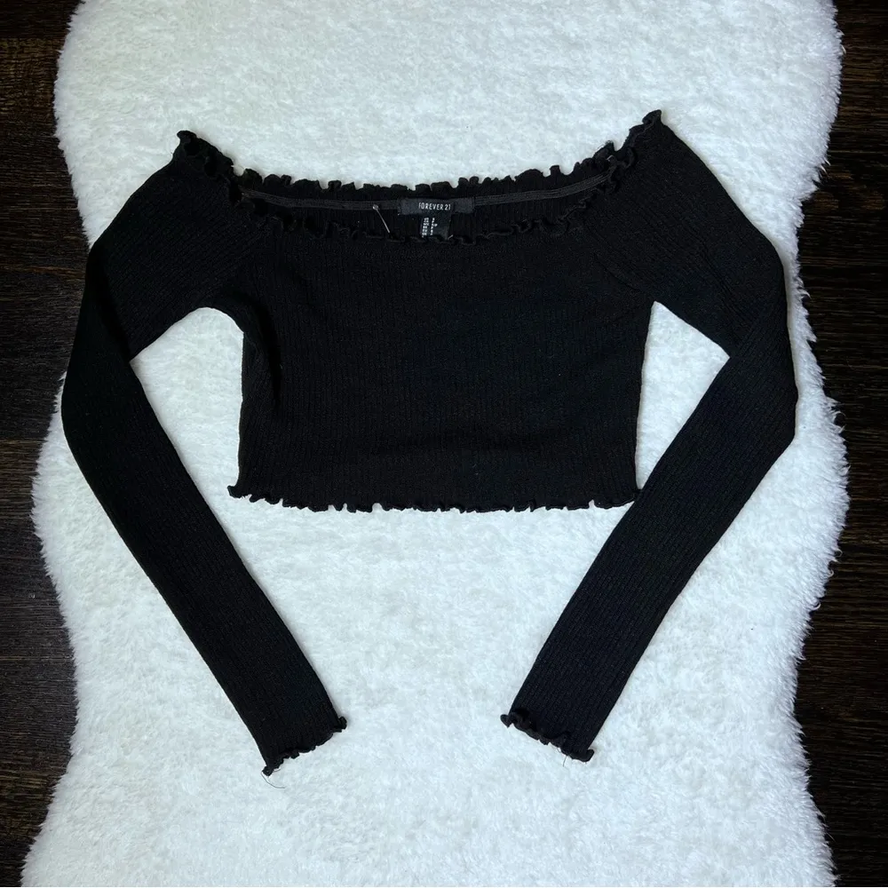 Forever 21 Black Cropped Ruffled Rib Long Sleeve Top - Image 2