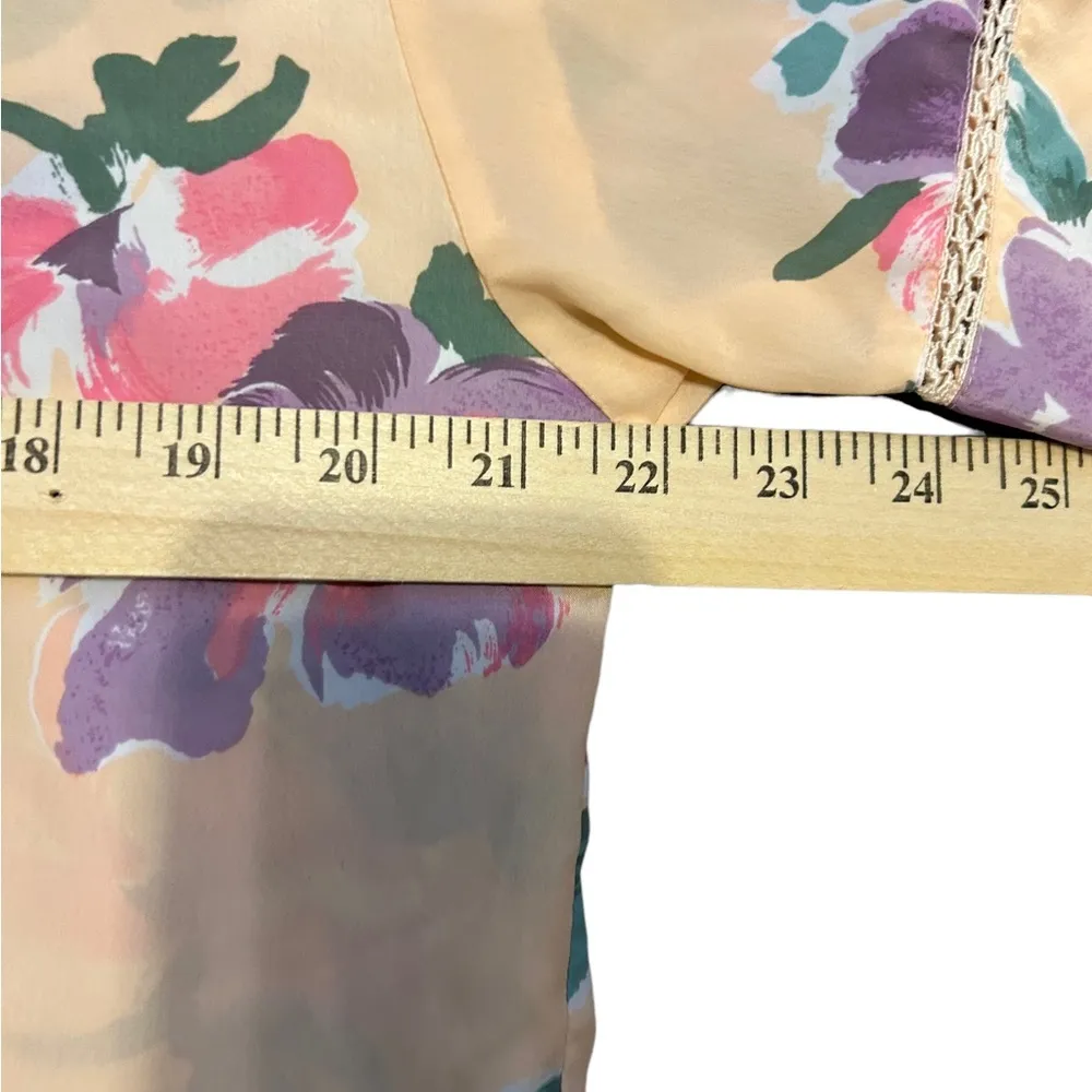 VICTORIA'S SECRET Pajamas Peach Floral Silky Short Sleeve set size medium - Image 6