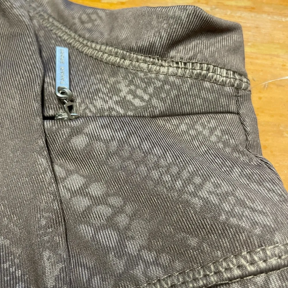 Tahari Sport Longline Sports Bra in Snakeskin Print sz M - Image 5