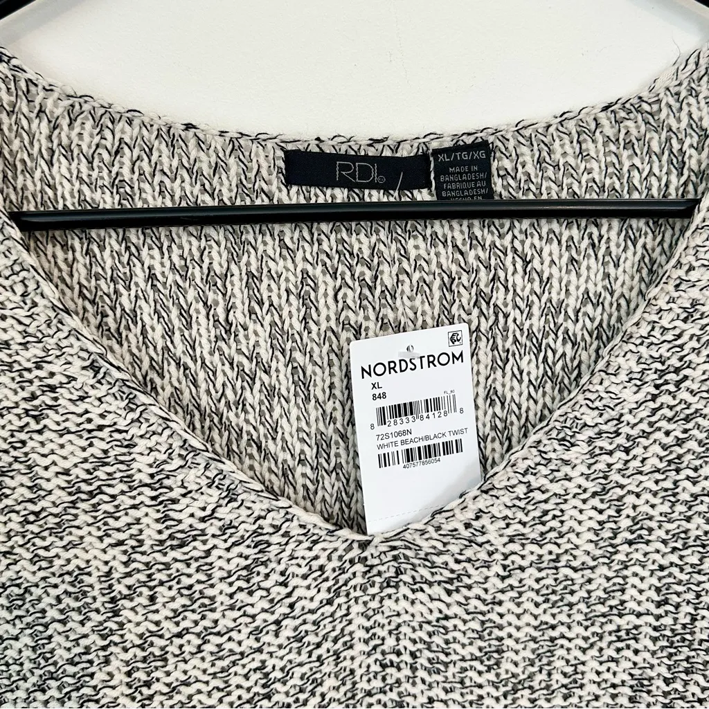 NWT Nordstrom RDI V-Neck Faux Suede Elbow Patch Knit Gray Sweater - Size: XL - Image 3