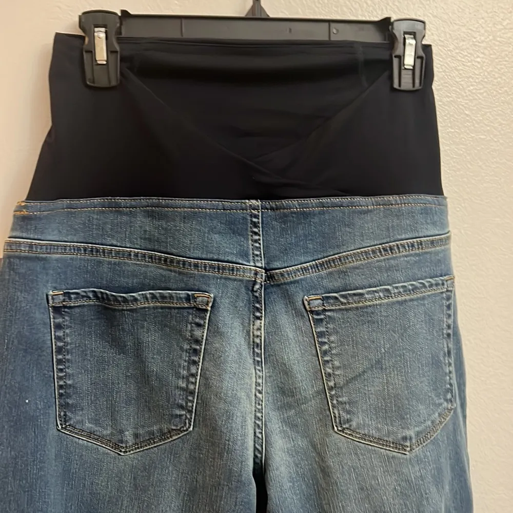 Isabel Maternity  Crossover Panel Jeggings, Light Blue Jeans w/Navy Belly 6/28 - Image 5