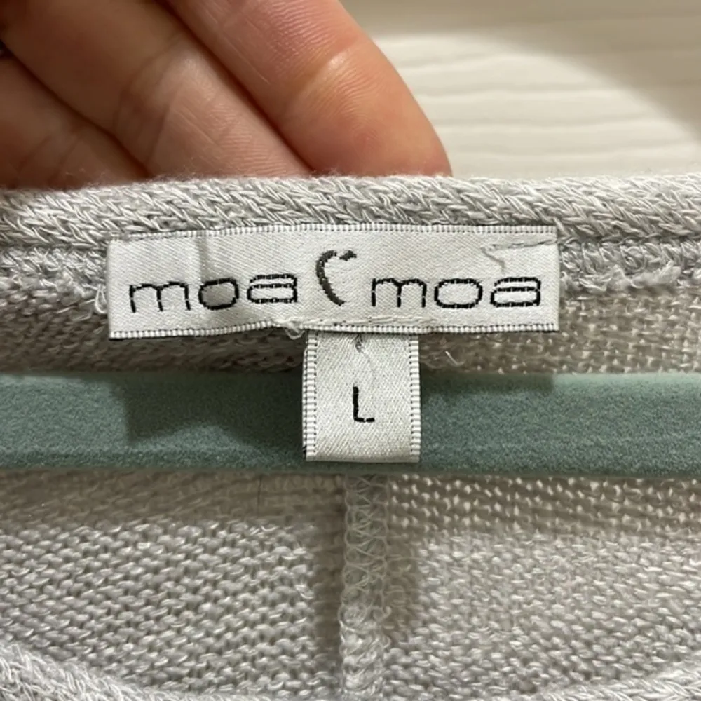 Moa Moa Gray 3/4 Sleeve Tunic Sweater with Lace Trim - Image 4