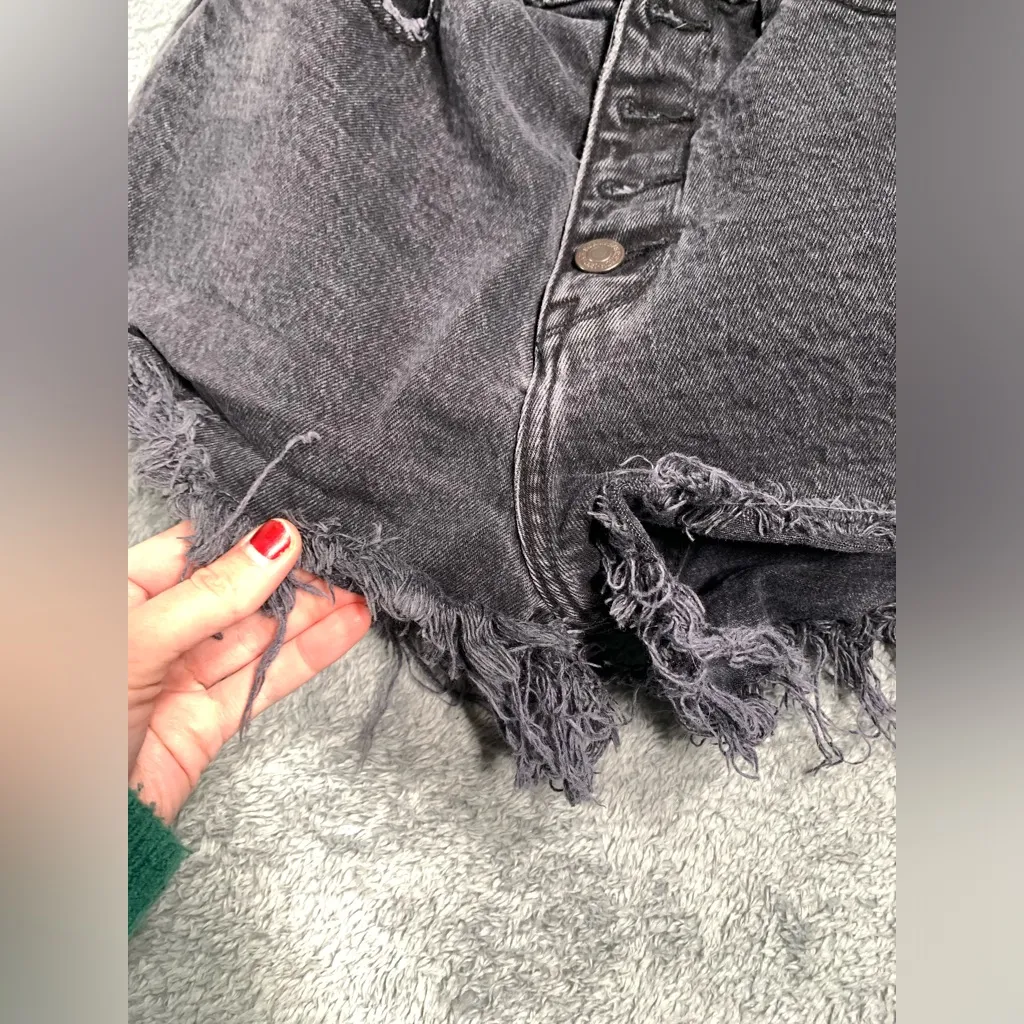 Abercrombie & fitch high rise mom Black Denim Frayed Shorts - Image 6