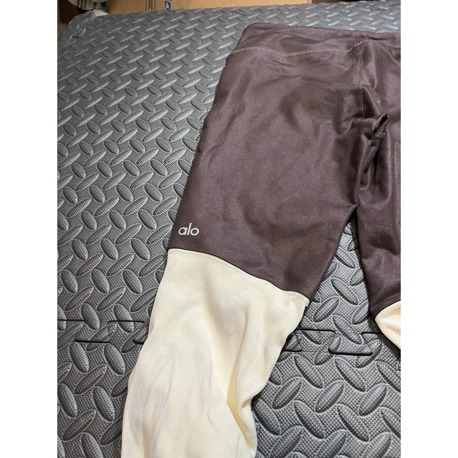 Alo Yoga Goddess Ribbed Leggings Small Brown Natural Women Athletic ballet dance - Image 6