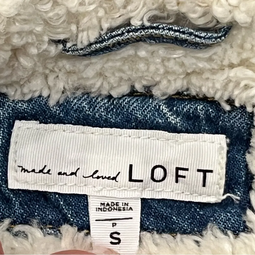 Ann Taylor LOFT Denim Sherpa Lined Trucker Jacket size Small - Image 9