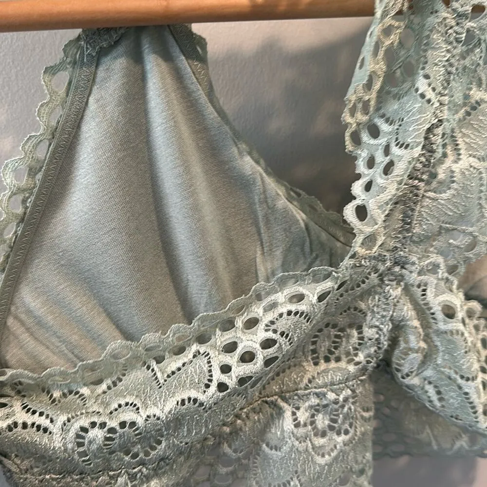 Listicle Medium Seafoam Lace Bralette - Image 9