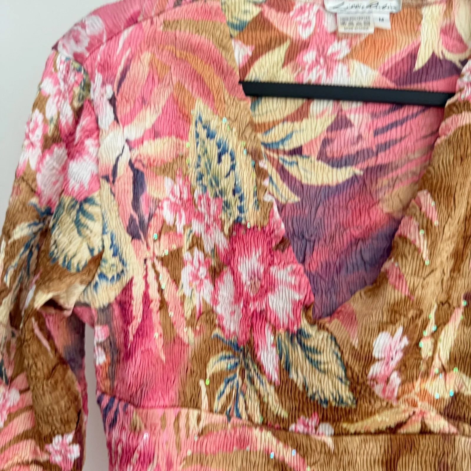 Vintage Y2K Lillie Rubin Top Medium Fairy Floral Rhinestone Crinkle Bell Sleeve Pink - Image 5