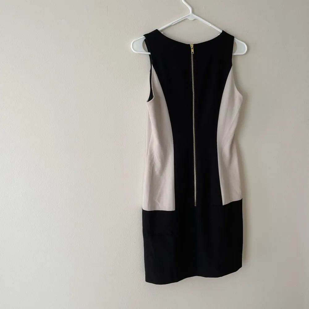 C Luce Color Block Sleeveless Cocktail Dress in Black and Beige. Size Sm… - Image 6