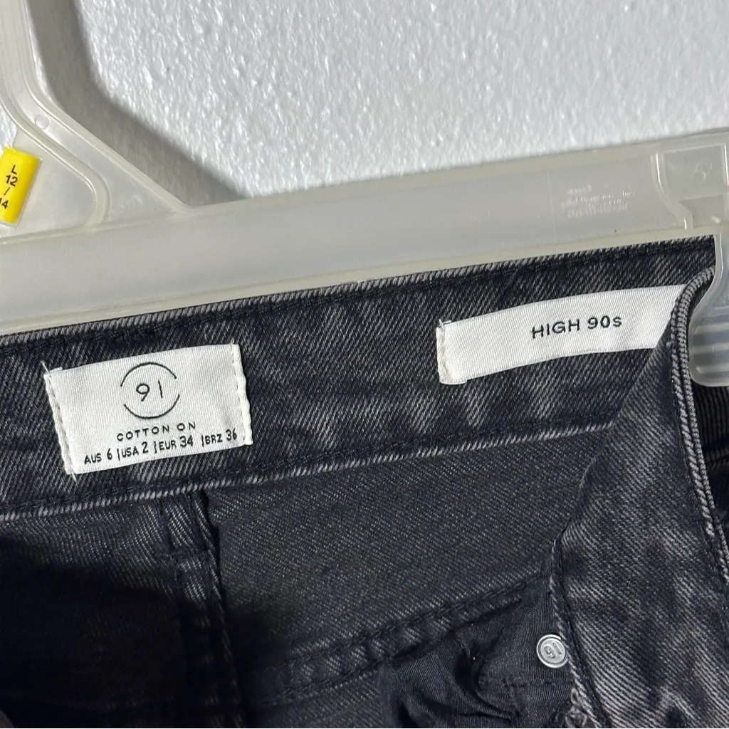 Cotton on Women black/Gray high rise‎ relaxed mom jeans size 2 - Image 3
