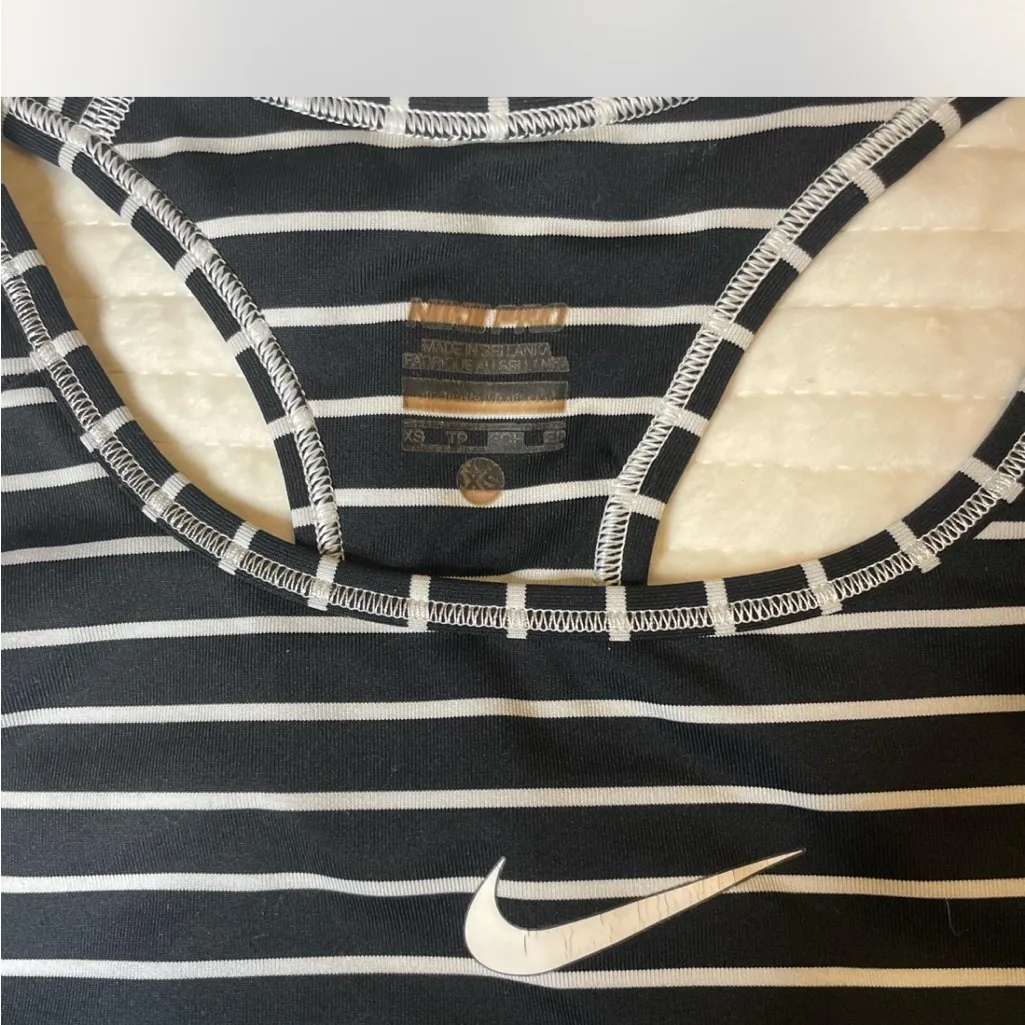 Nike Women's Striped Dri-FIT Sports Bra - Image 3