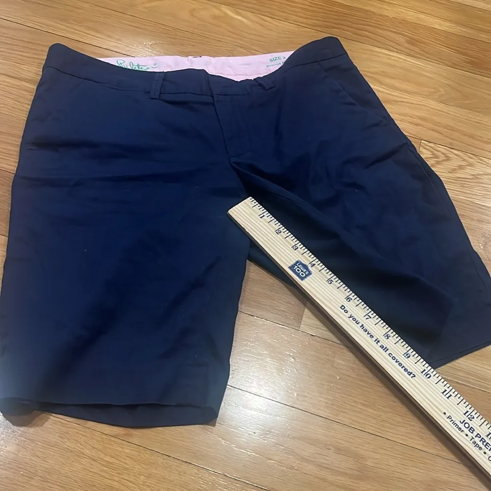 Lilly Pulitzer navy blue cotton Avenue shorts size 2 . - Image 8