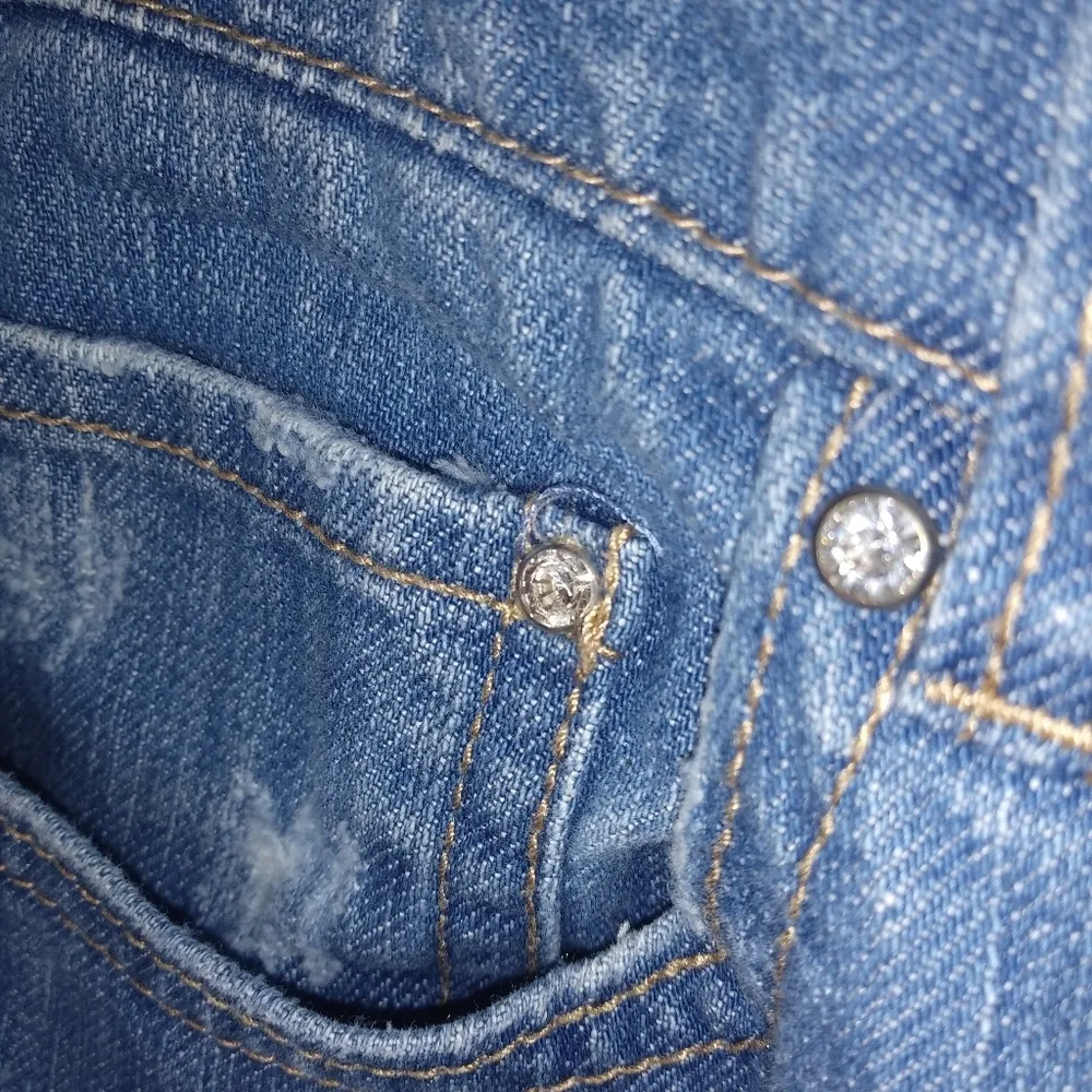 WHBM Noir 10 Stitched Pocket Jeans - Image 3