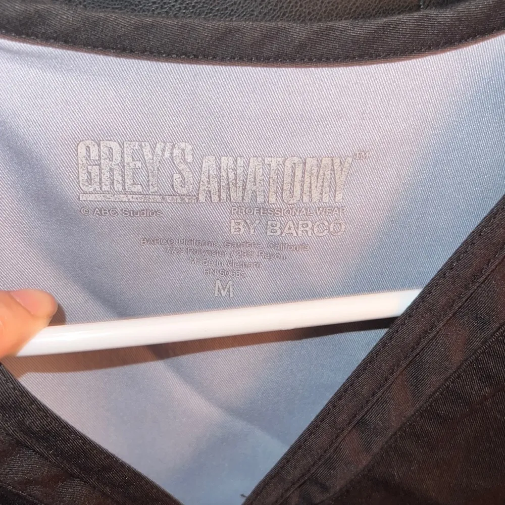 2 pc Greys Anatomy Black Scrubs- Size Medium - Image 3