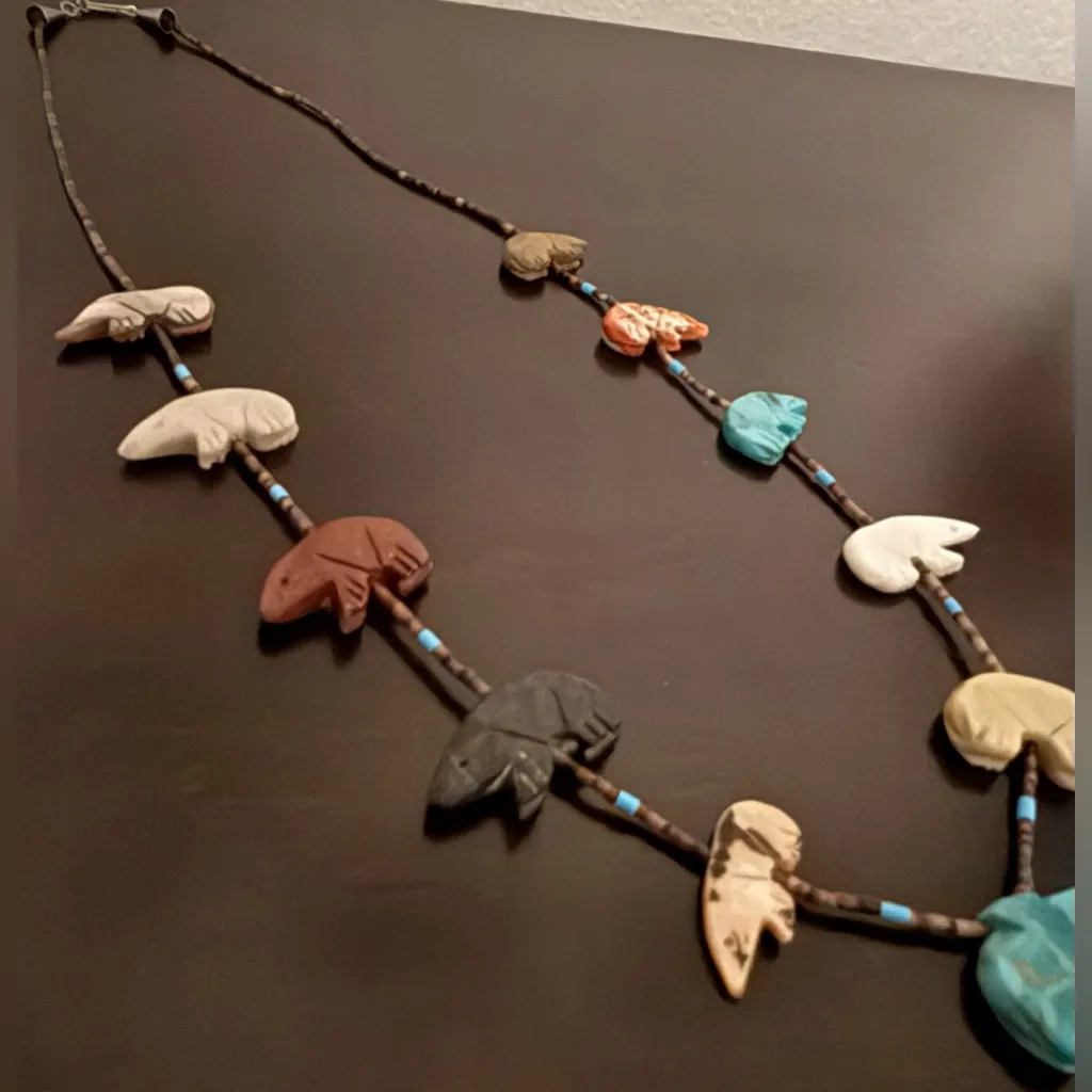 Vintage Zuni Stone Animal Fetish Turquoise Heishi Bead Charm Necklace Brown - Image 3