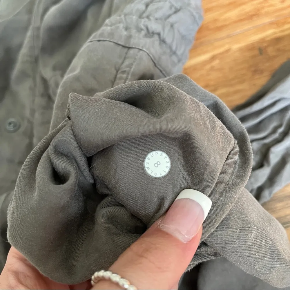 Lululemon City Stroll Jacket Grey Sage - Image 4