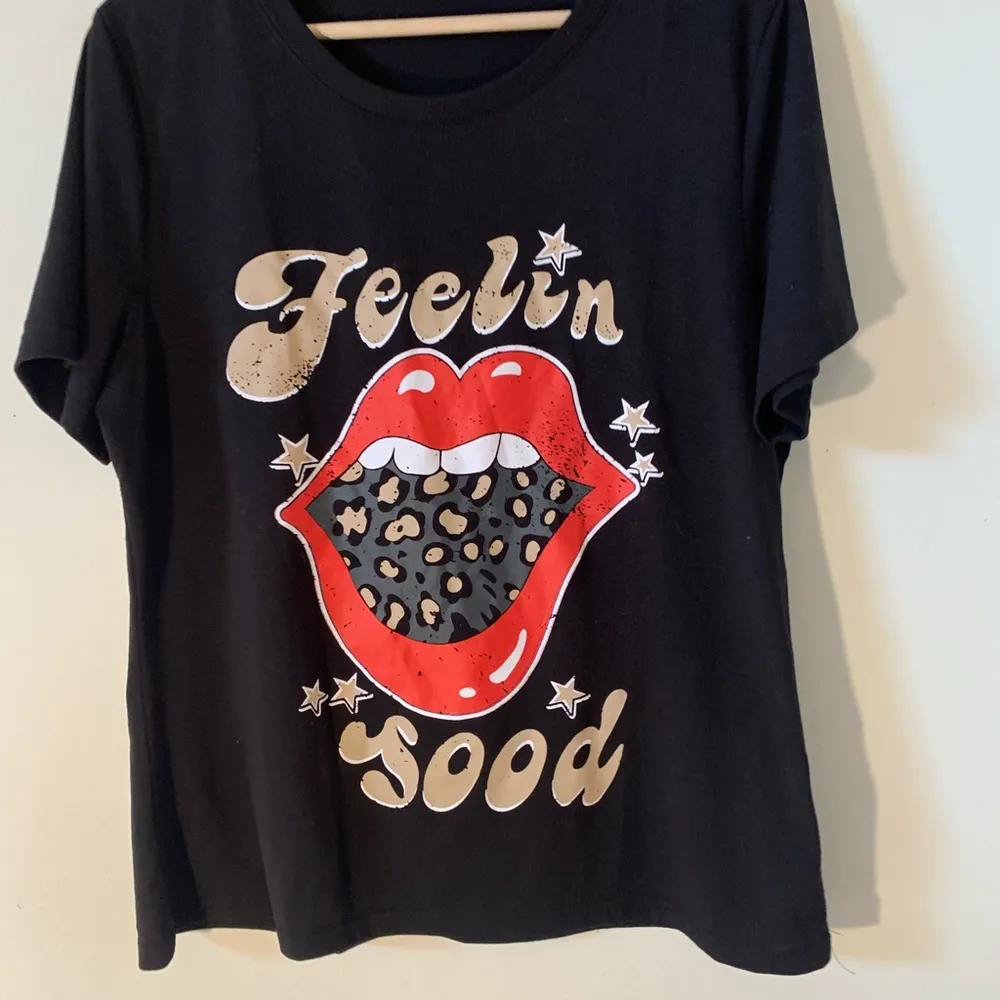 Feeling Good Graphic Tee size Small - Image 2