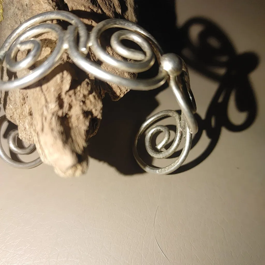 Vintage Circle Cuff Bangle Sterling Wide Swirl Bracelet Grams Stamped Mexican Silver - Image 2