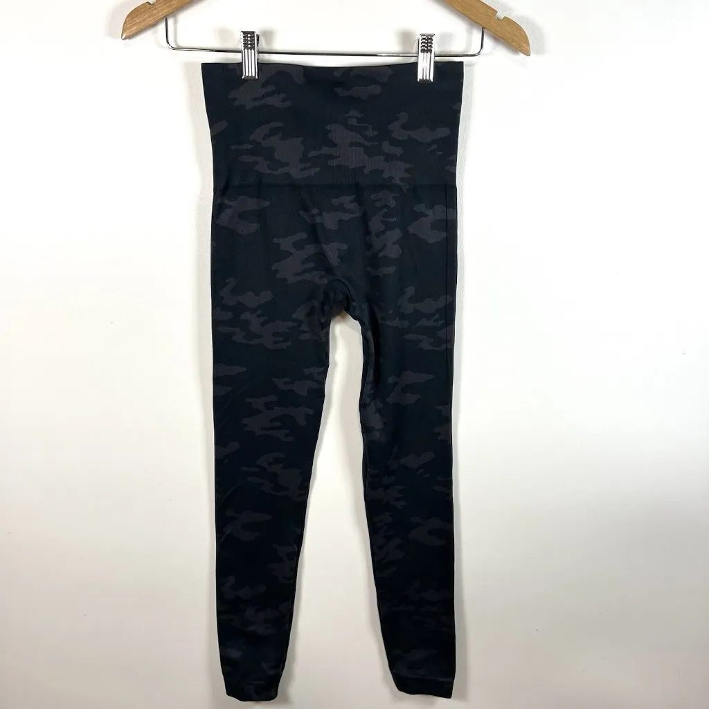 Spanx Navy Blue Gray Camo Seamless Look At Me Now Leggings‎ Size Small - Image 4