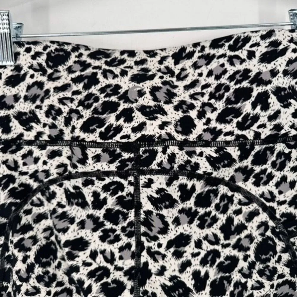 Zyia Snow Leopard 7/8‎ Compression Pants White Black Pockets Medium - Image 12