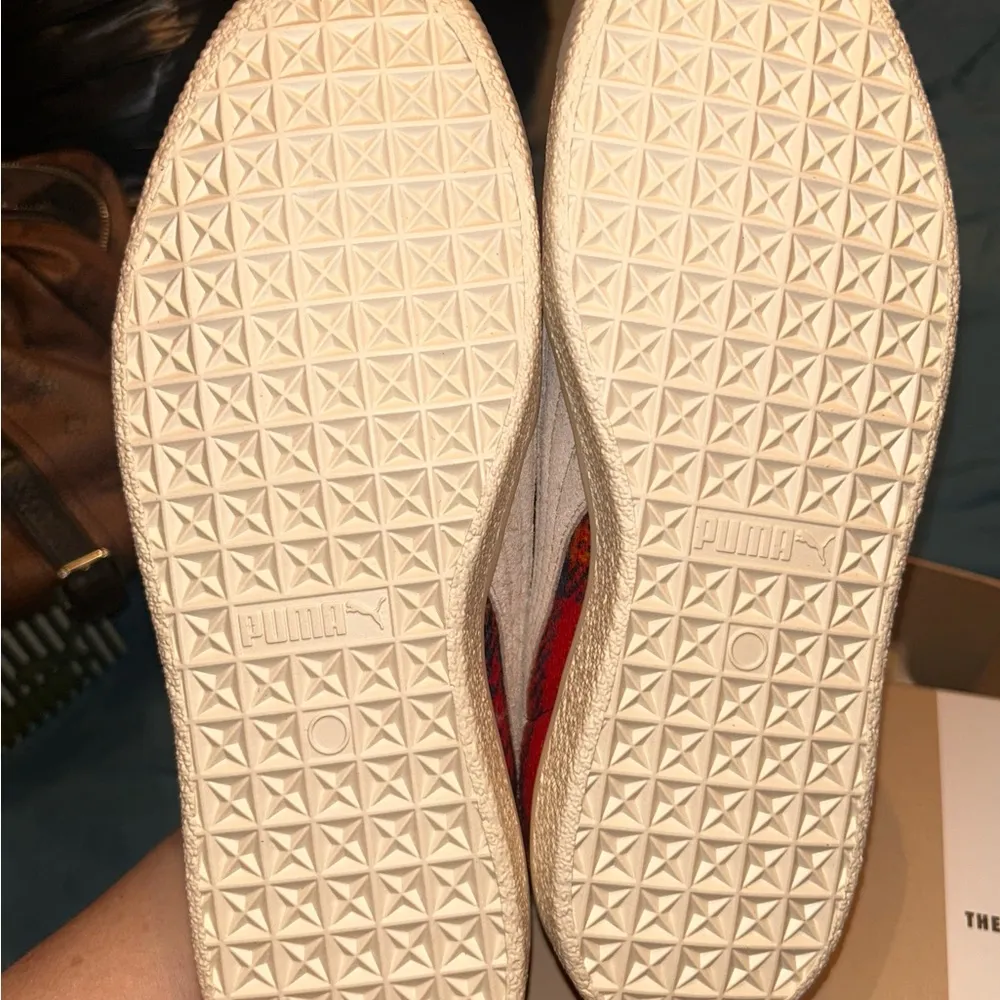 PUMA Men's/womens Tartan Red Suede Sneakers Size 8/women's size 9.5 - Image 4