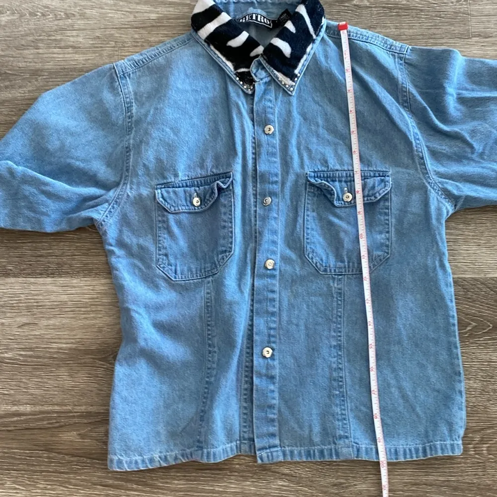 Vintage retro long sleeve denim button down shirt with zebra collar medium Blue - Image 12