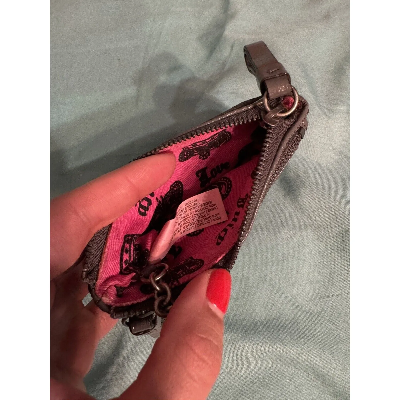 Juicy Couture 100% Leather Coin Purse Wallet Keychain Change Pouch Patent Gray - Image 5