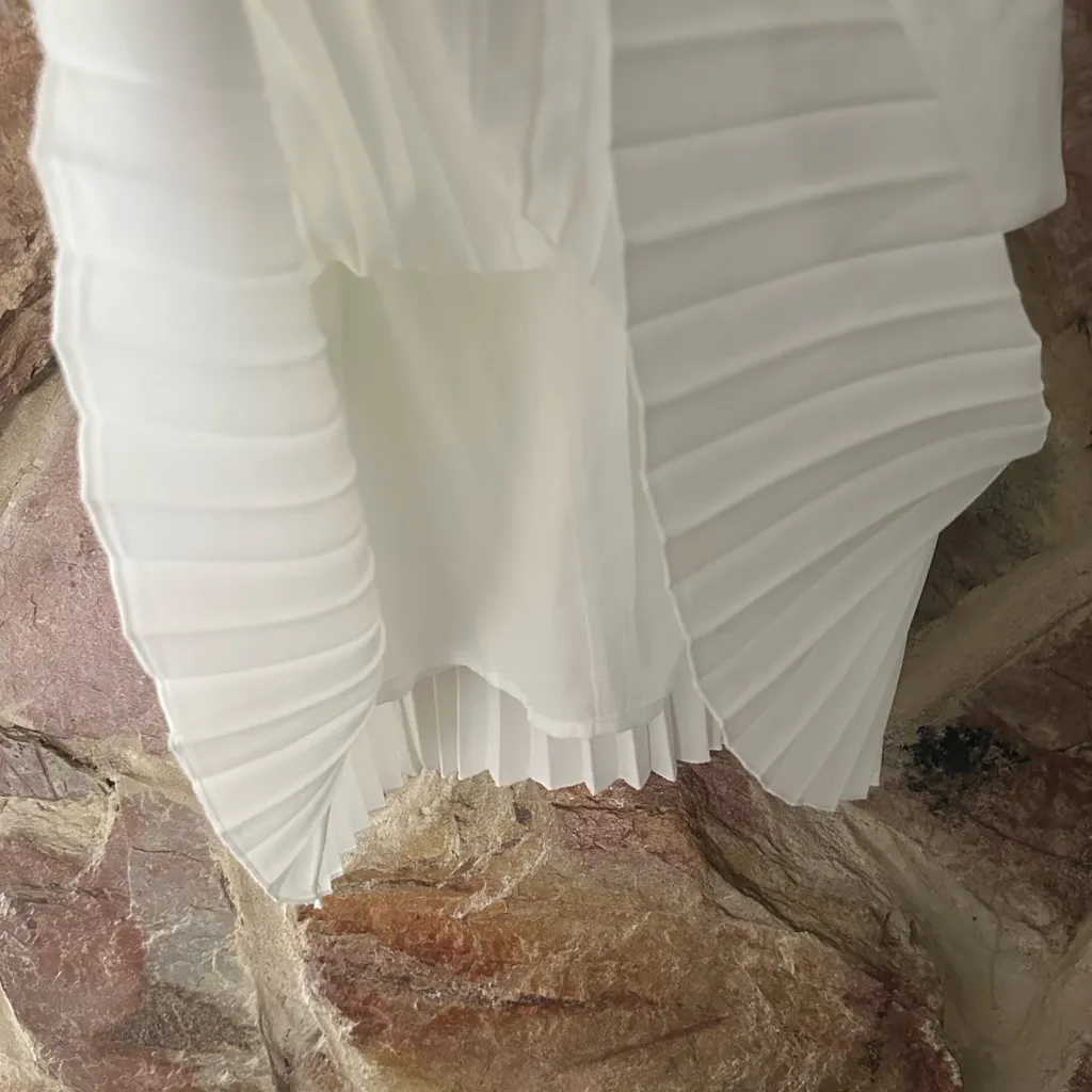 Commense Pleated Hem Mini Dress size medium White - Image 6