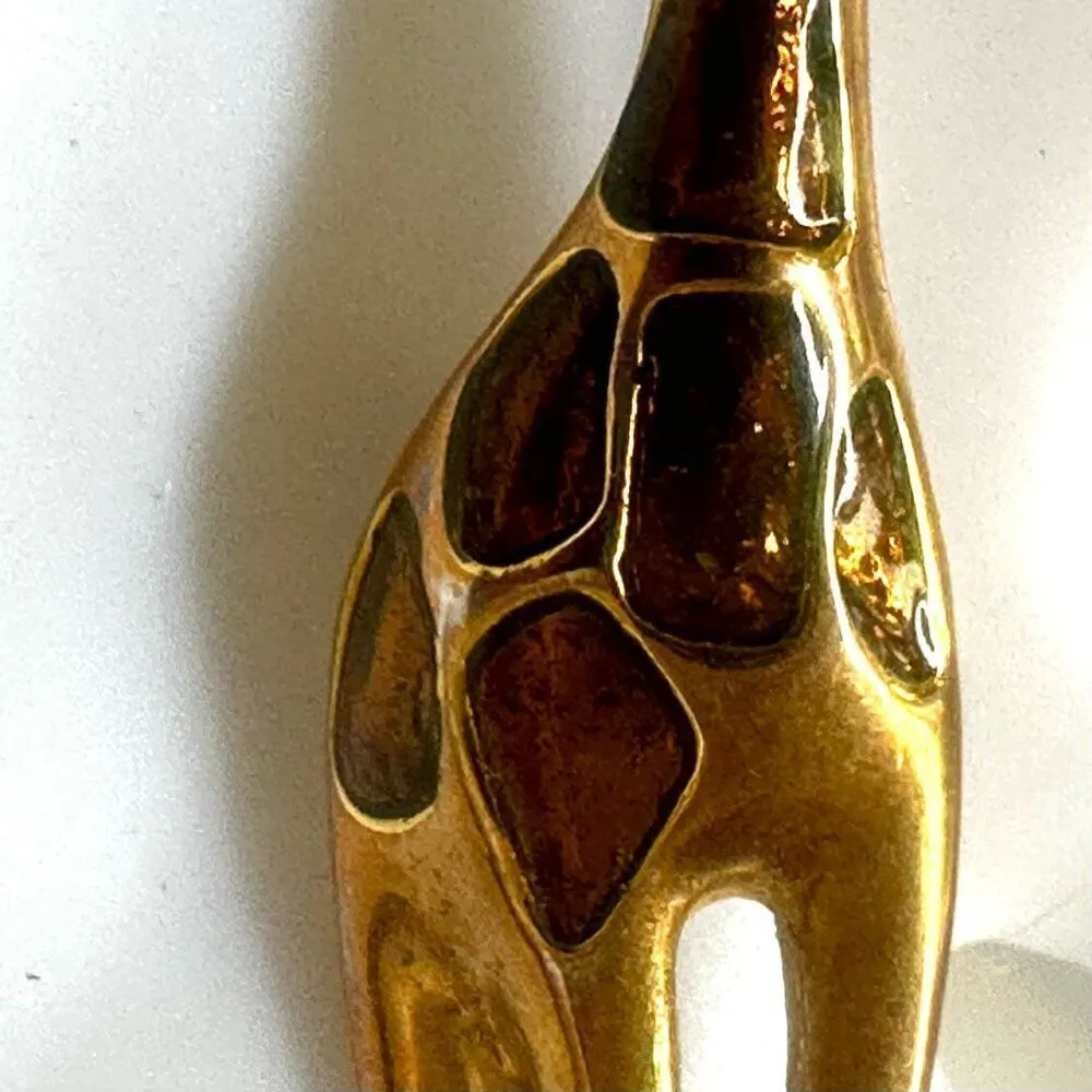 Gold tone giraffe brooch - Image 6