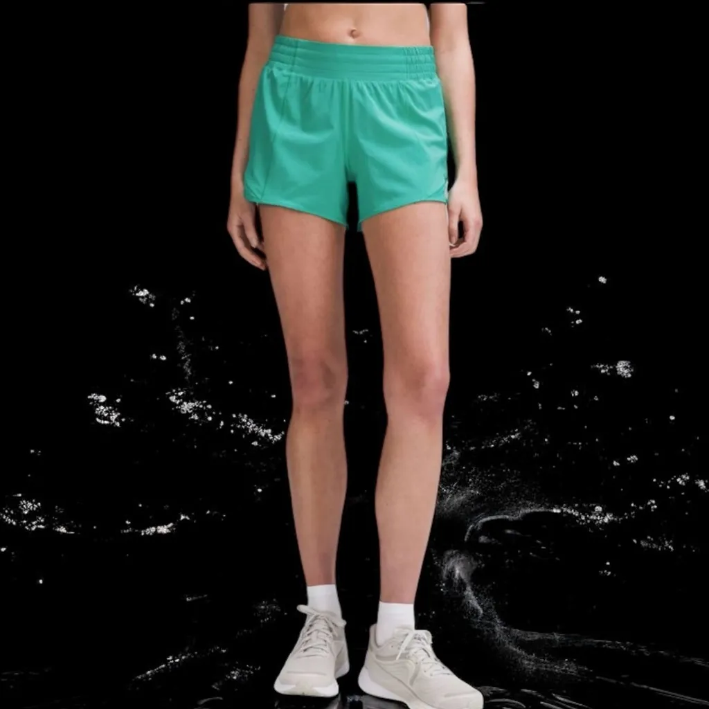 Lululemon‎ Hotty Hot High-Rise Lined 4" Running Shorts in Kelly Green Size 2 - Image 2