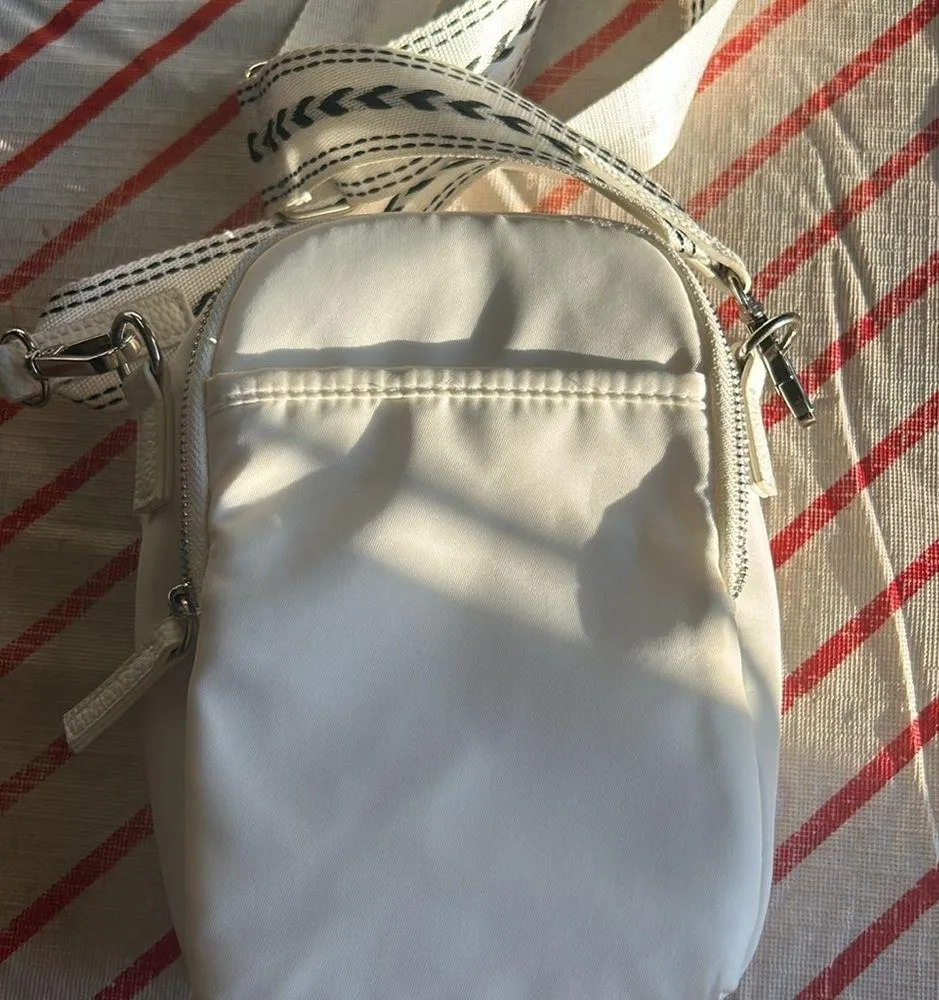 House of Harlow Crossbody - Image 6