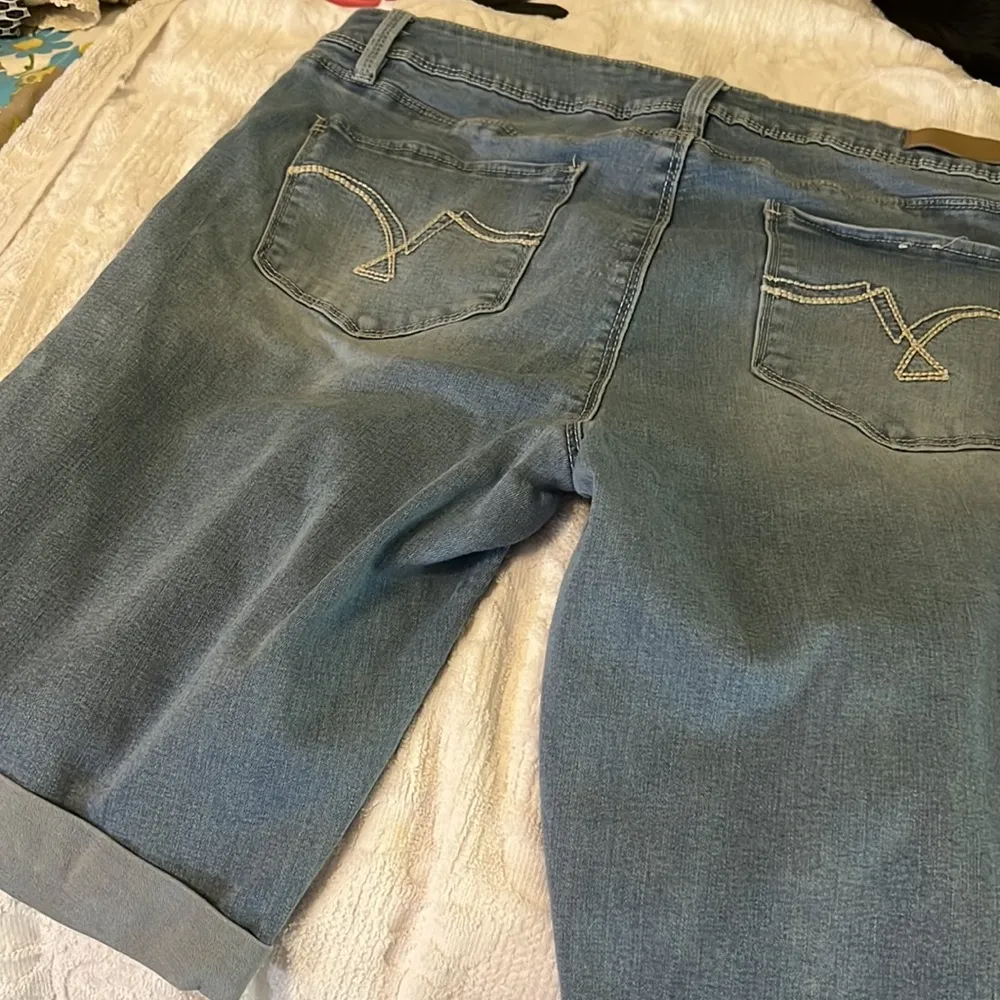 Ladies denium shorts Sz 15 by YMI Luxe - Image 5