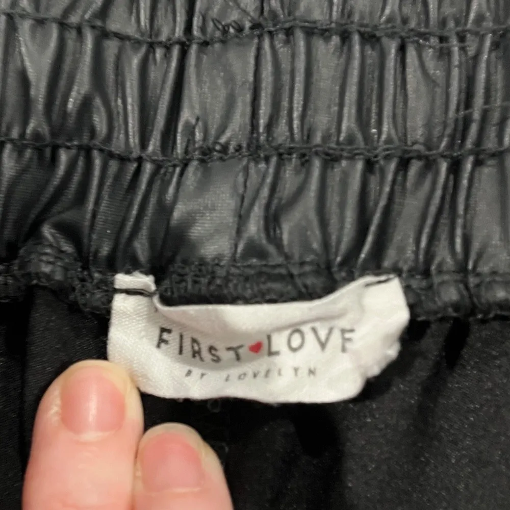 First Love Faux Leather Wide Leg‎ Elastic Waist Cropped Pants S - Image 2