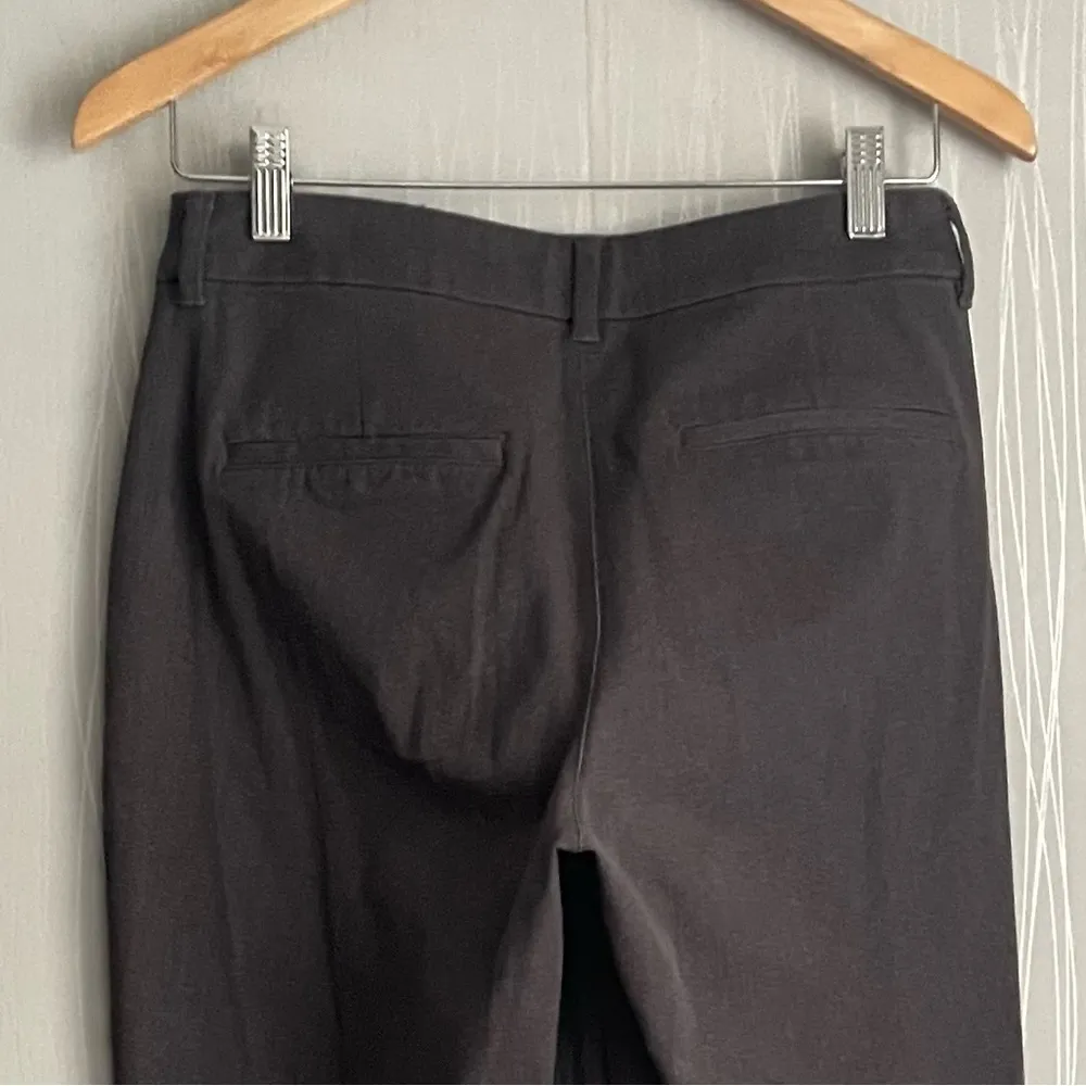 Old Navy Women's Pixie High Rise Dress Pants Gray Size 6 Petite - Image 5