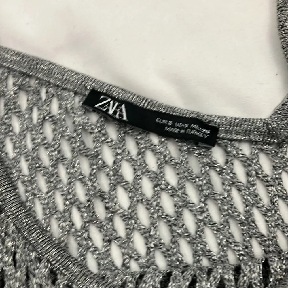 Zara silver net knit cropped top woman’s size small - Image 4