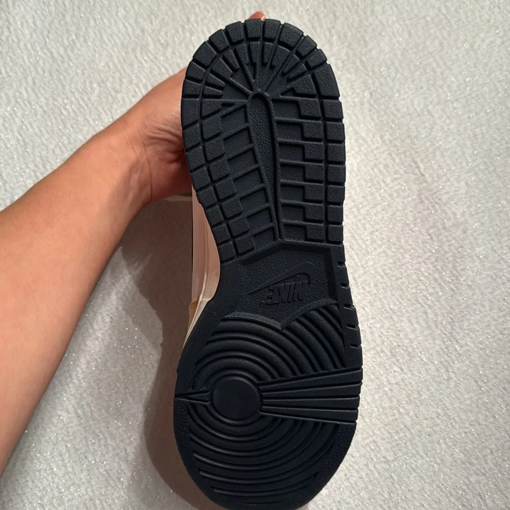 Nike Dunk High Premium Basketball Sneakers, Women. Size 10, $145 - Image 6