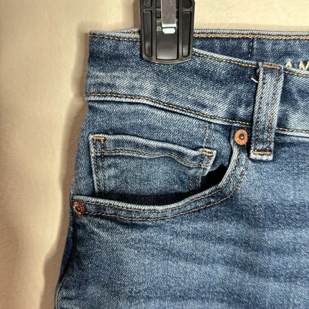 American Eagle Stretch Mom Jeans light blue wash size 2 - Image 5