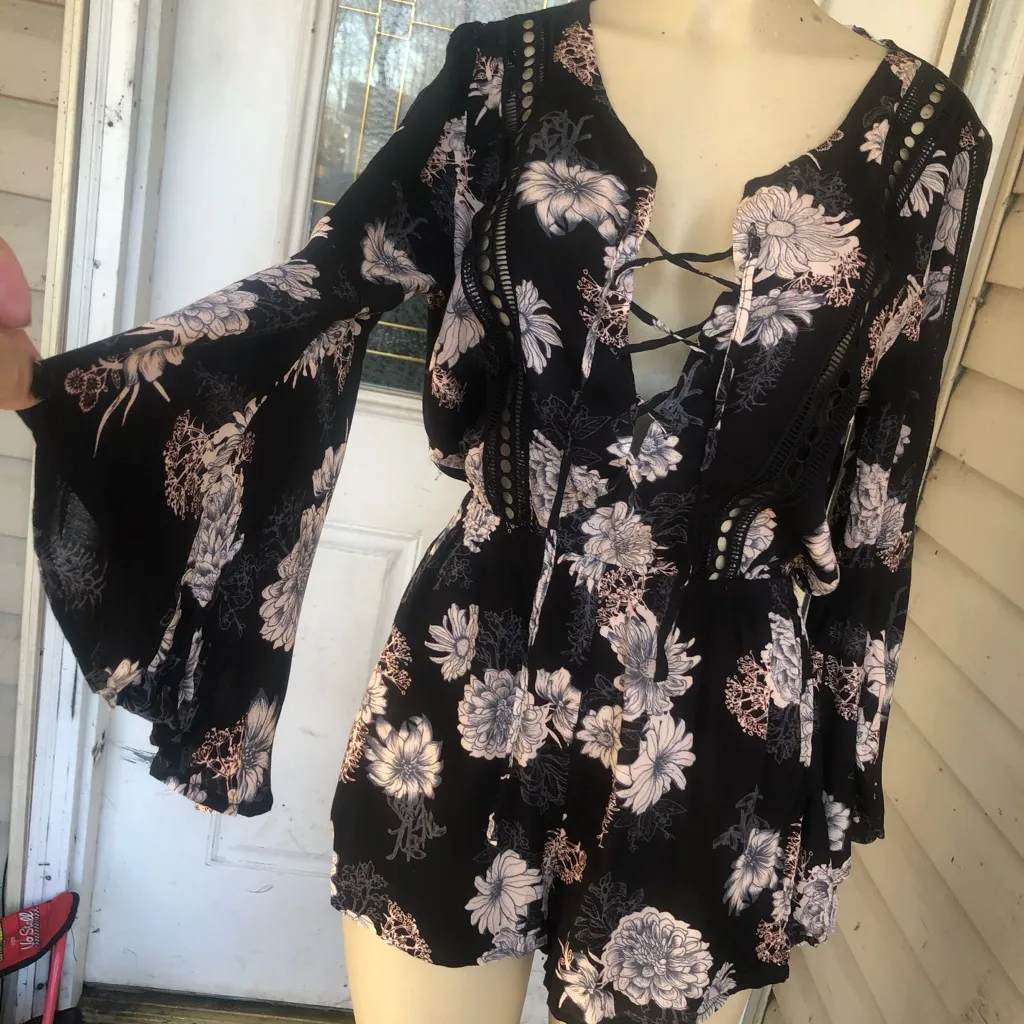 American Rah junior’s lace-up bell sleeve dress - Image 6