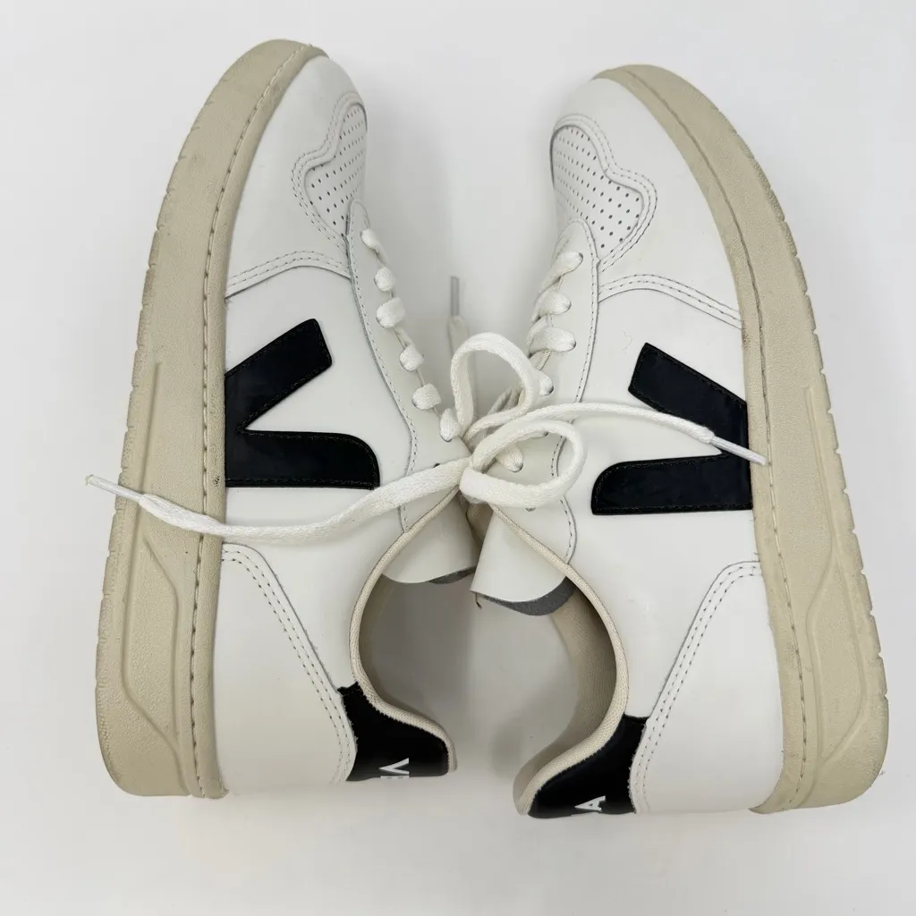 Veja V-10 Sneaker Black White Womens Size 8.5 - Image 11