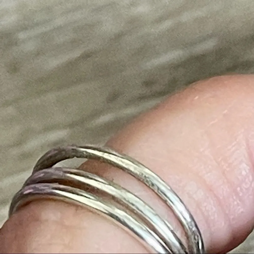 Silver tone 3 line hoops - Image 7