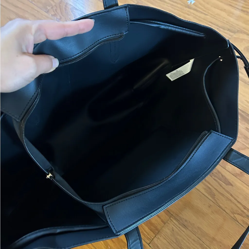 NWT women Elegant Black large Tote Bag - Image 3