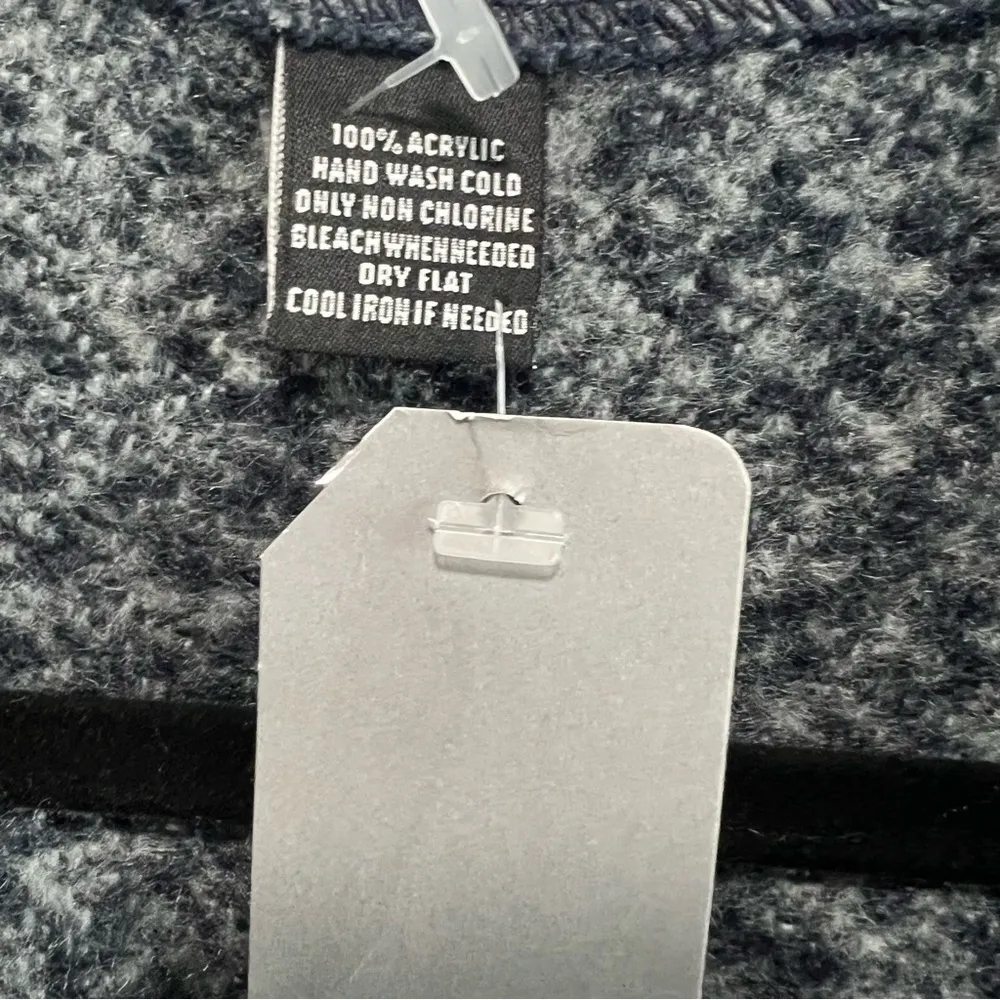 FRAAS WOVEN
ACRYLIC RUANA, New with Tags - Image 6