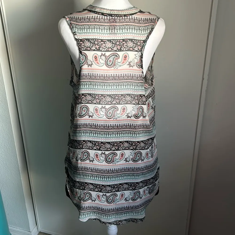 No Boundaries Women’s Boho Paisley Print Sleeveless Tunic Sheer Overlay Top - Image 6