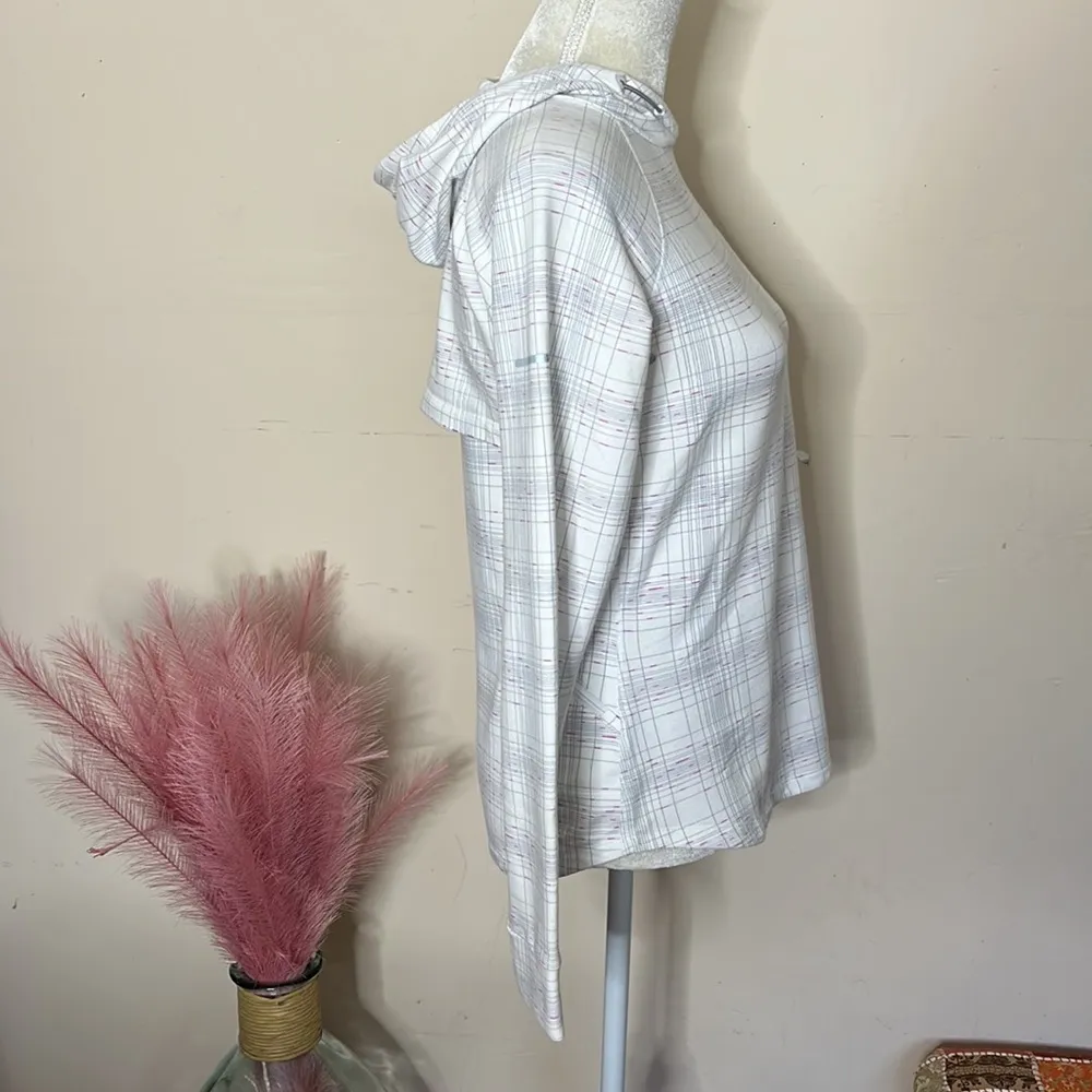 Nike  • soft print pullover hoodie with reflective - Image 53