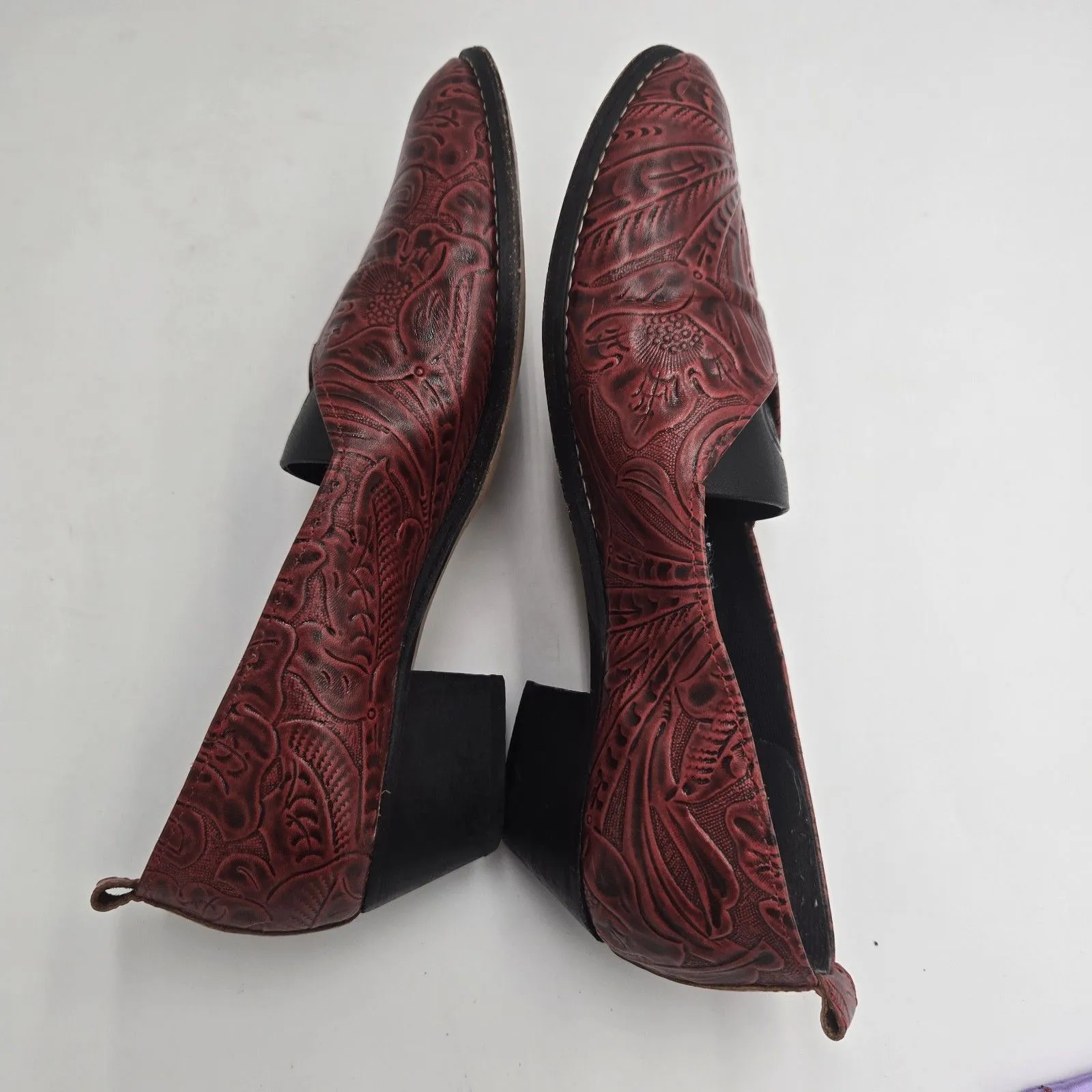 Tic Tac Toes Red Embossed Leather Slip On Loafers Made USA Women’s Flats Sz 8.5 - Image 7