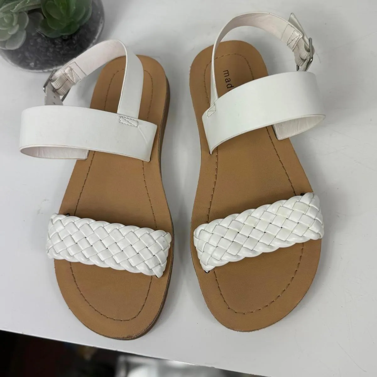 Cute‎ Madden Girl Sandals Size 4 - Image 8