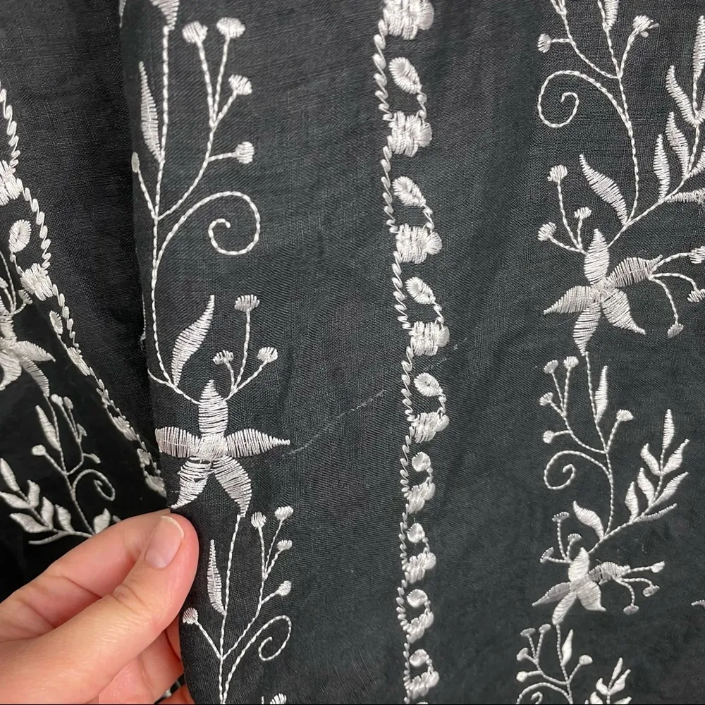 Lucy & Laurel Black and White Floral Embroidery Linen Fit & Flare Skirt Size 8 - Image 5